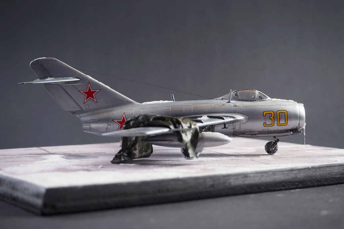 MiG-15bis 1/72 - Eduard Pc290229