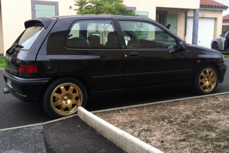 Quand Renault s'improvise dans la catégorie sport !!? 11101312