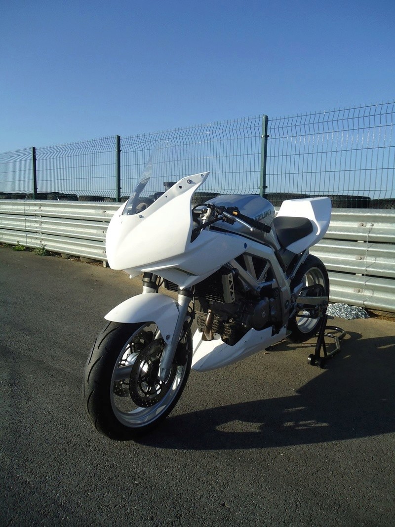 Encore une petite SV650 (news p.3) Dsc02710