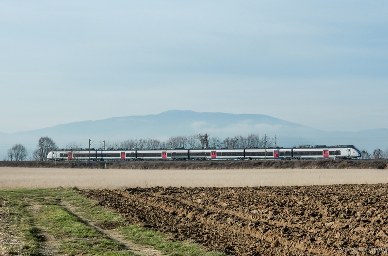 [TOPIC FERROVIAIRE] Photos et vidéos des trains de la SNCF en Champagne Ardenne et ailleurs - Page 20 14-b8510