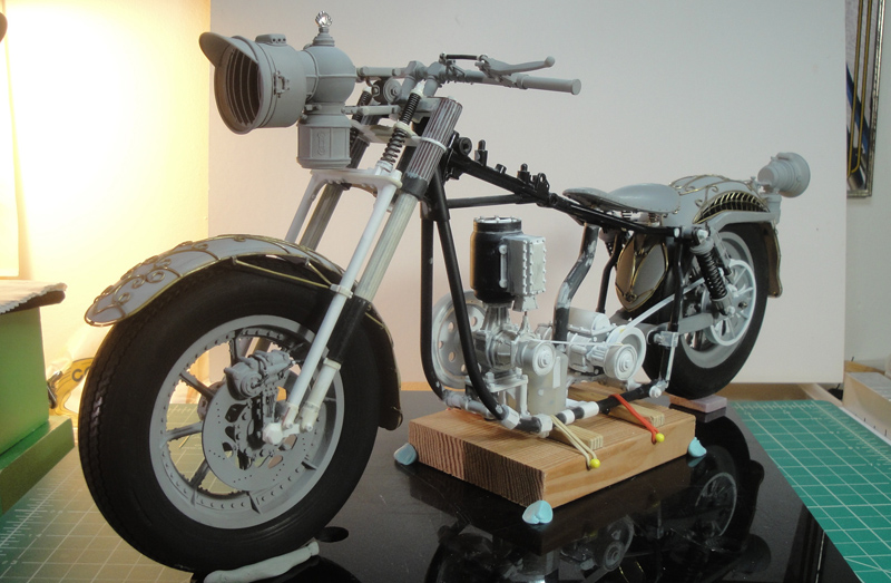 Steampunk Harley - Tamiya 1/6 HD FLH Classic 'extreme' kit bash (Very Photo Heavy) - Page 10 Hd_mod68