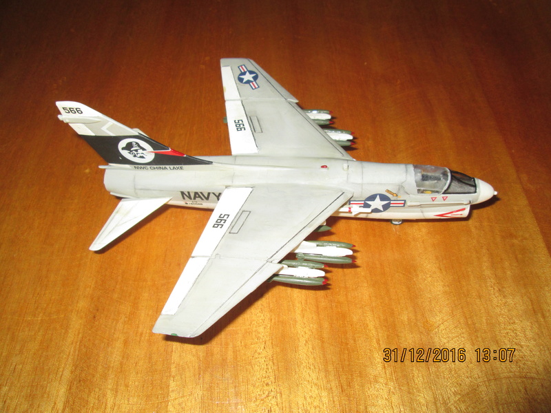  A 7 Corsair II  Heller/Airfix  1/72 (VINTAGE) Img_4517