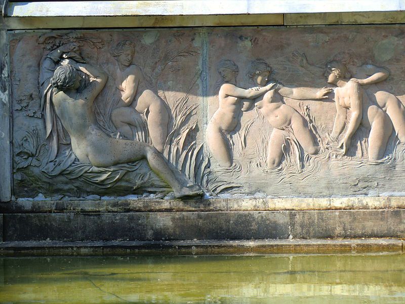 Versailles, le Bassin du Bain des Nymphes de Diane 800px-14
