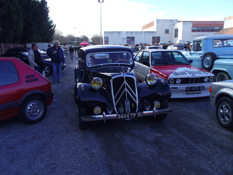 Salon Auto Moto Prestige à Nîmes les 4 et 5 Février 2017 - Page 4 Imgp8340