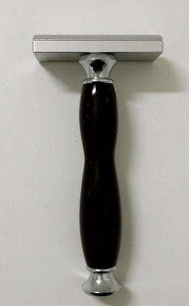 Revue du General de Colonial Razors - Page 8 20170145