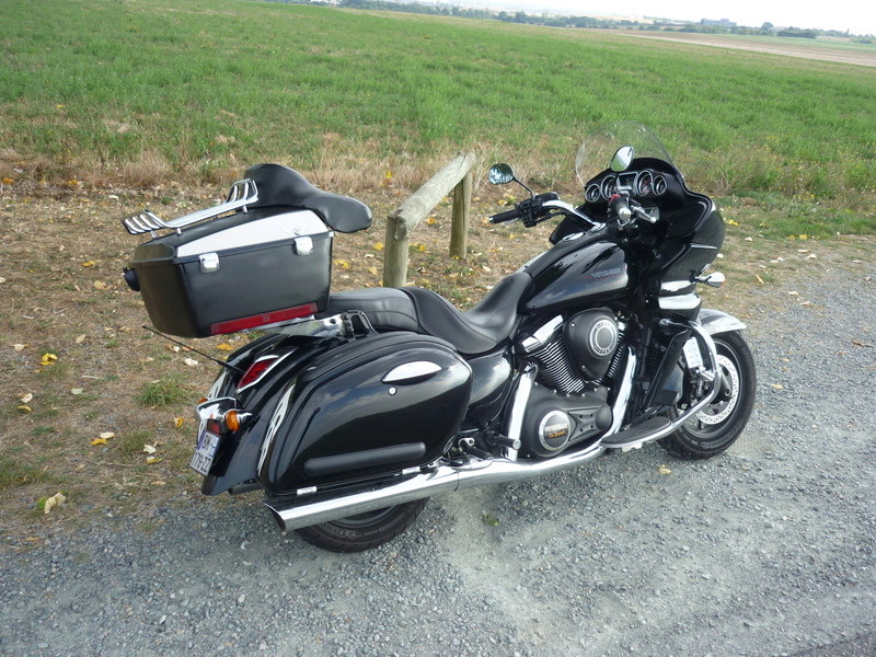 1700 TOURER - Pose tour pack 80 litres KS motorcycles P1030911