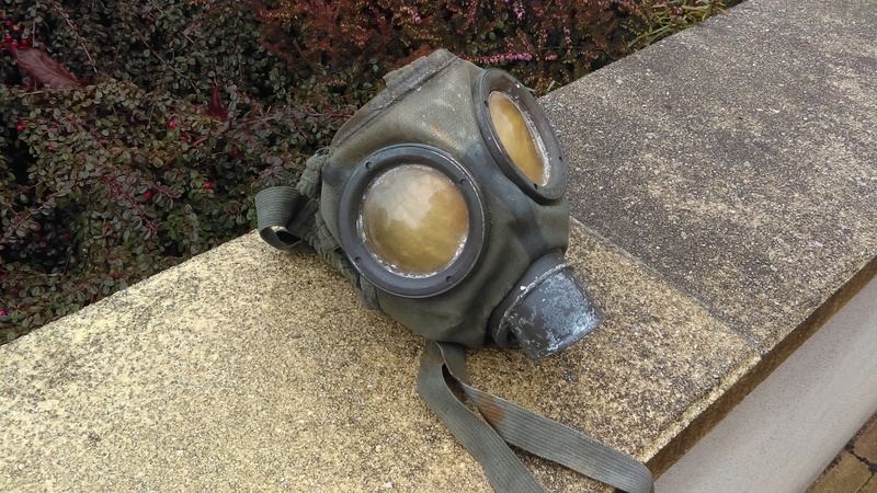 Masque anti-gaz Imag0512