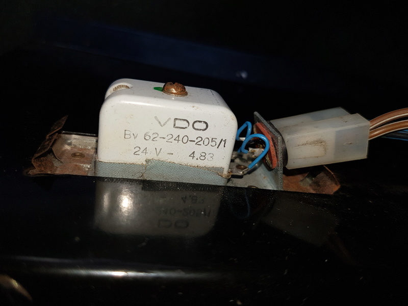 Circuit électrique lampe et connecteur 1300L  20161211