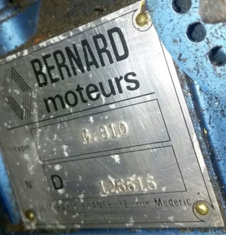 14 -a- BERNARD-MOTEURS à GAZ et à Pétrole Plaque11