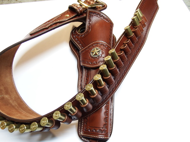 HOLSTER "1865" avec "BACK FLAP" by SLYE Dscf0315