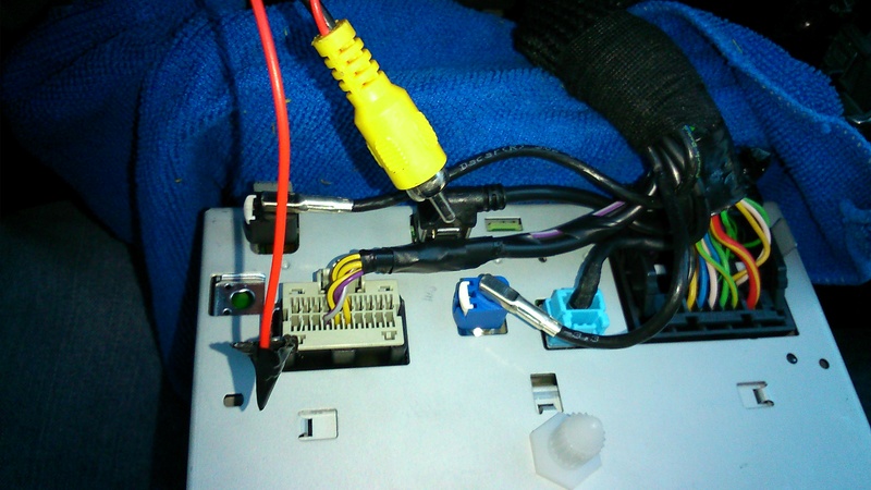 Comment brancher une camera de recul sur zafira (c) tourer 2012 Dsc_0012