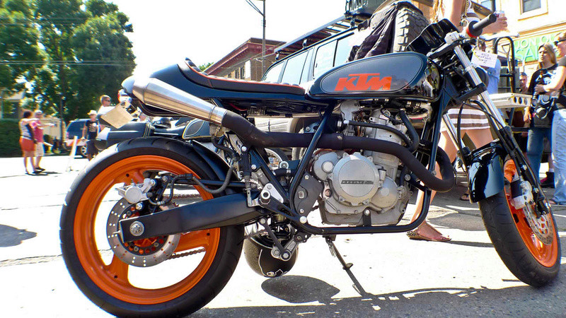 KTM DUKE CAFRA - Page 2 Hfm-kt11