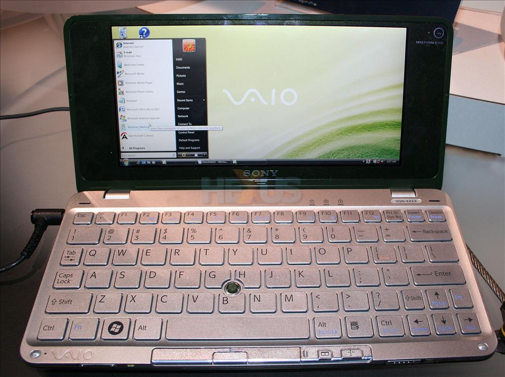 A very tiny laptop (7-inch) Sony1-10