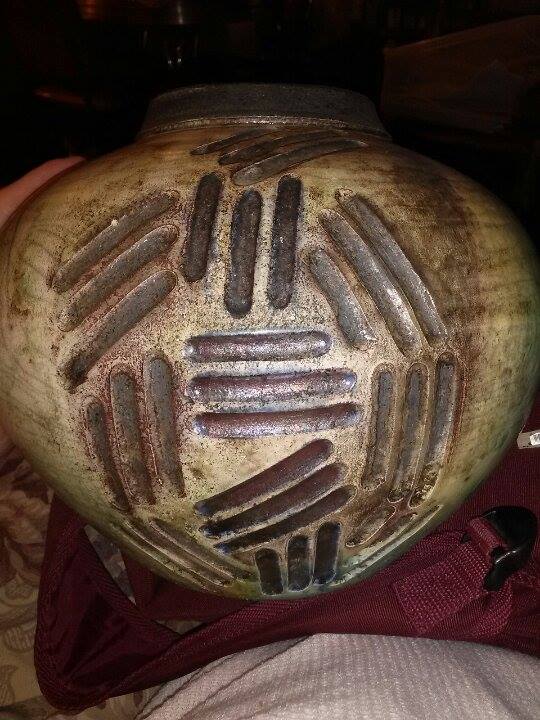 Can you read the name :/ Beautiful partial raku/glaze. Possibly NC pottery. 16144611