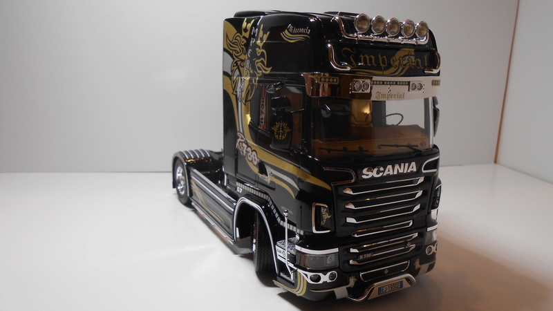 SCANIA R730 V8 IMPERIAL 1/24 ITALERI Dscn1521