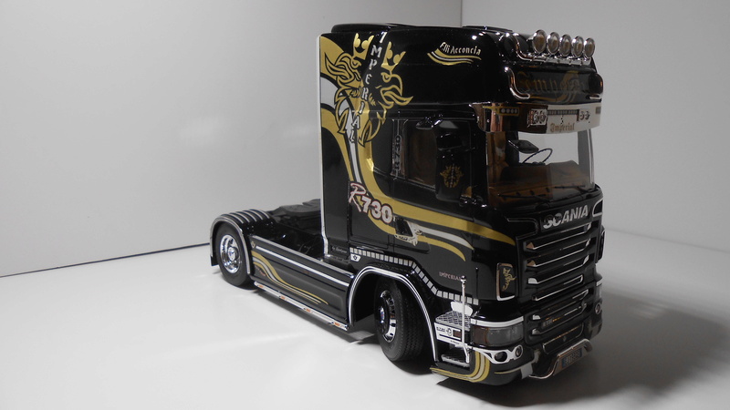 SCANIA R730 V8 IMPERIAL 1/24 ITALERI Dscn1527