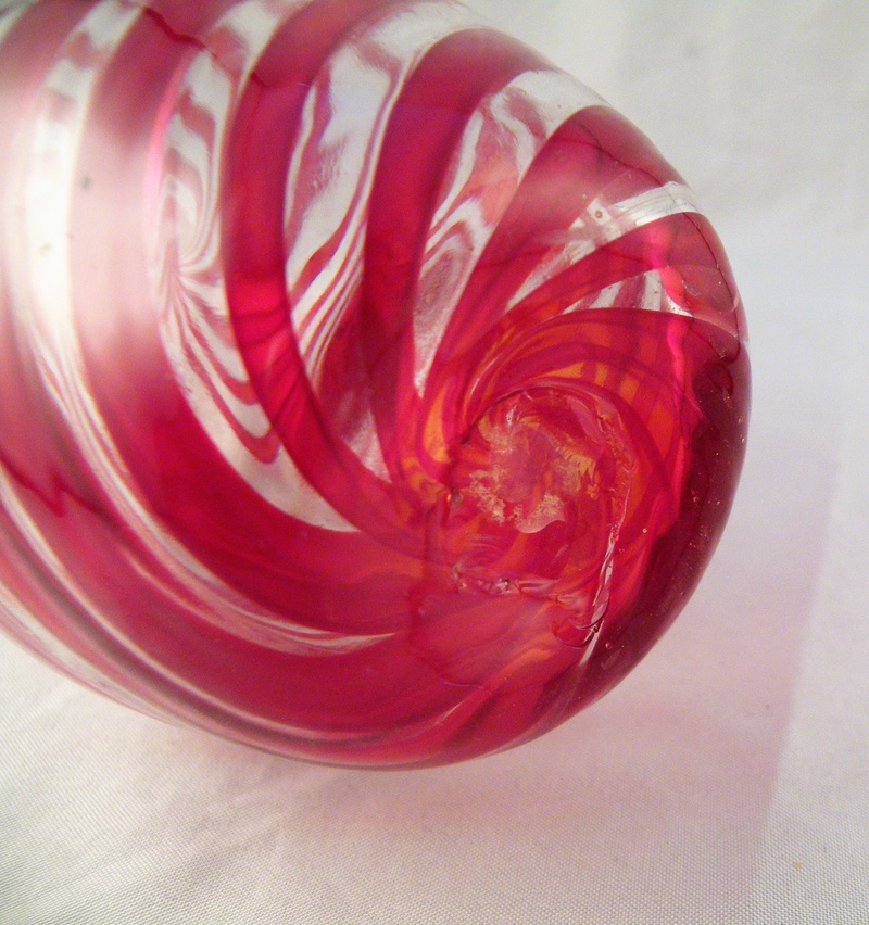 A hand blown vase with swirling a red stripe Dscf6018