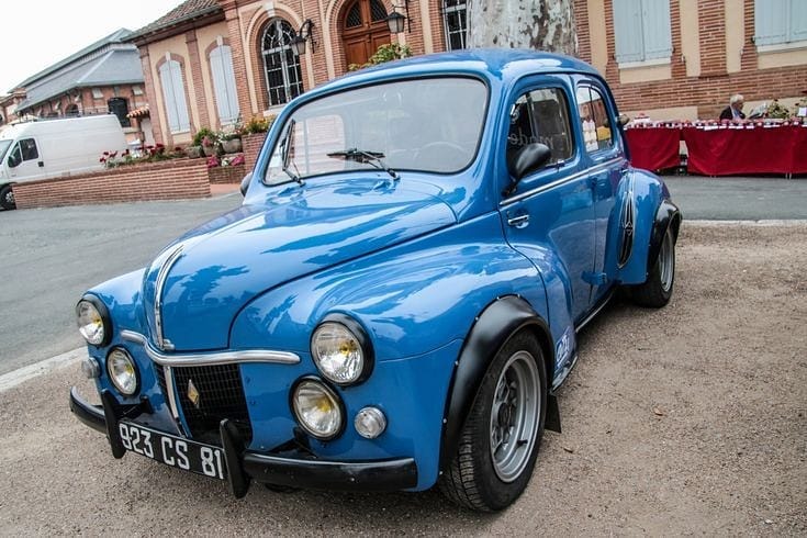 La 4 Cv RENAULT 4cv13