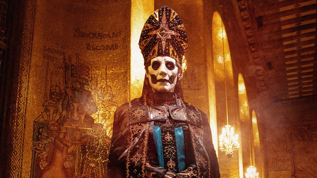 Papa Emeritus y sus discípulos reparten misas oscuras - Página 15 G9984m10