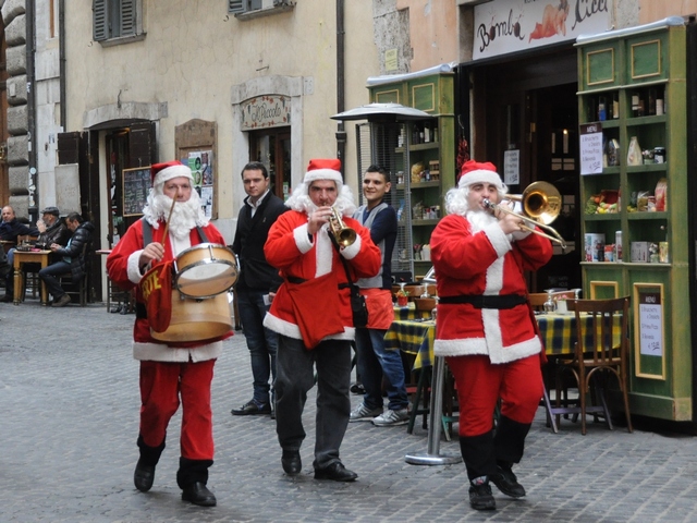 Concours photo avril 2024 : Scènes de rue - Page 3 Rue00510