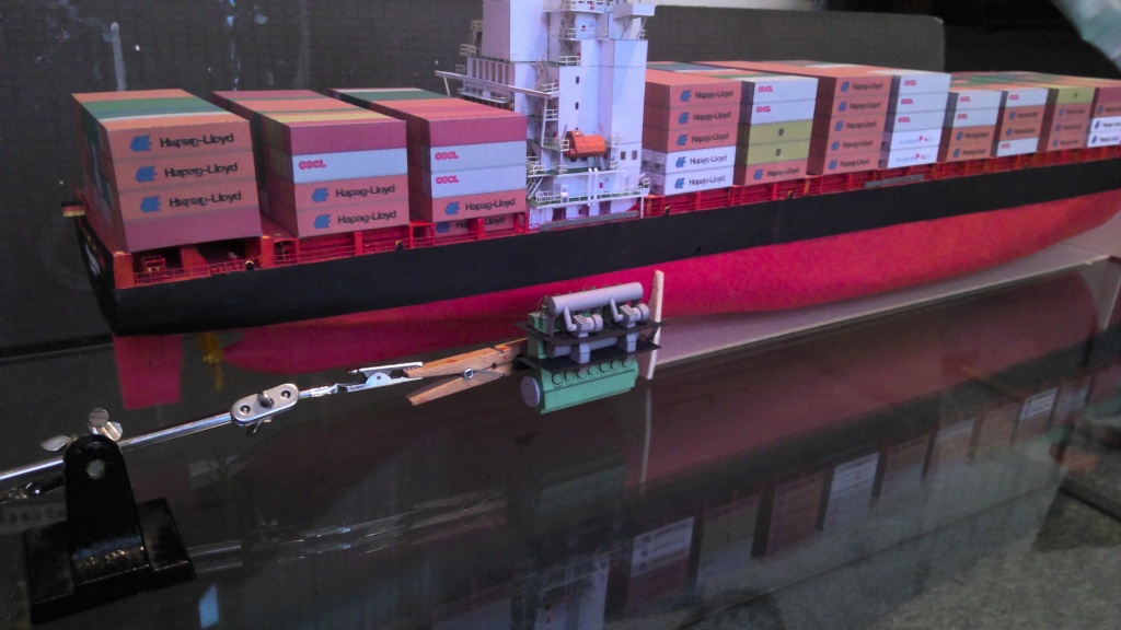 Schiffsmotor in 1/250. Eigenbau von Containerschubser Win_2118