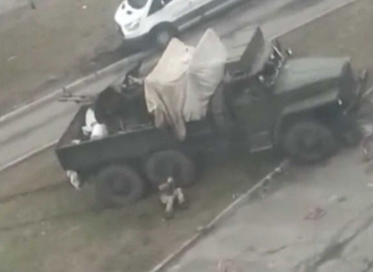 Ρώσοι στρατιώτες εκτελούνται εν ψυχρώ από ουκρανικά πυρά A-565-10