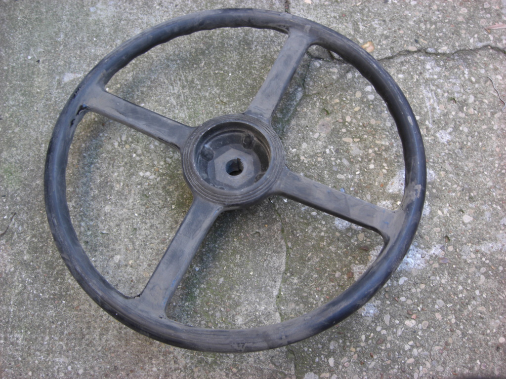 remettre en état un volant en bakelite Volant23