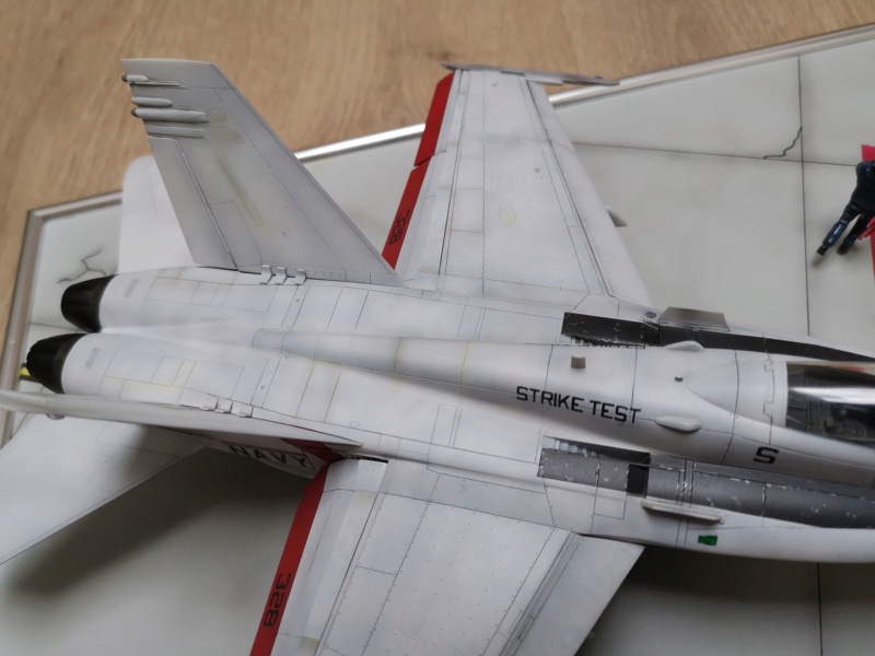 F 18B hasegawa 1/48 + diorama terminés Img_2054