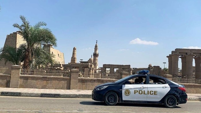 الأمن المصري يكشف حقيقة سندويتشات بالمخدرات E9wev511