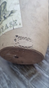 Patey's Bear Grease Vase - ID markings   20220511