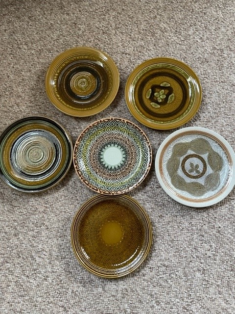 Stoneware plates no makers mark Plates21