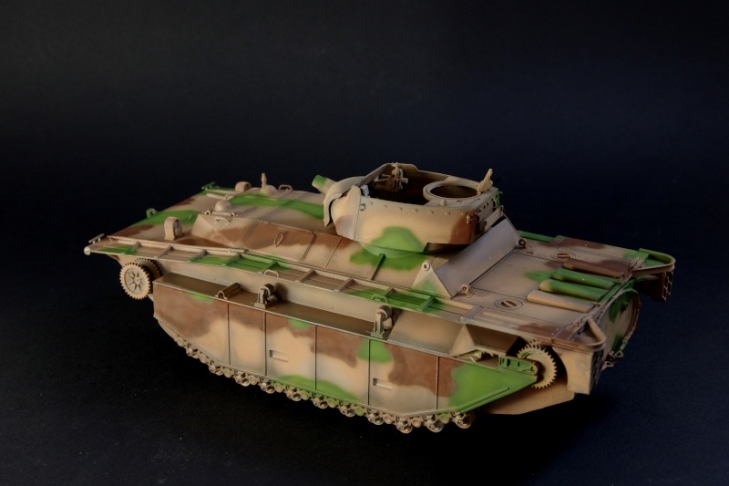 LVT A 4 italeri 1/35 ( début de la mise en scène ) Imgp4924