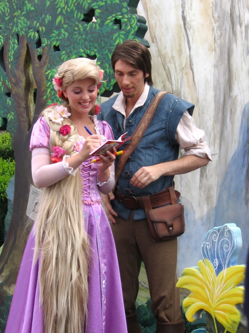 Photos avec les Personnages Disney - Page 36 Img_1313