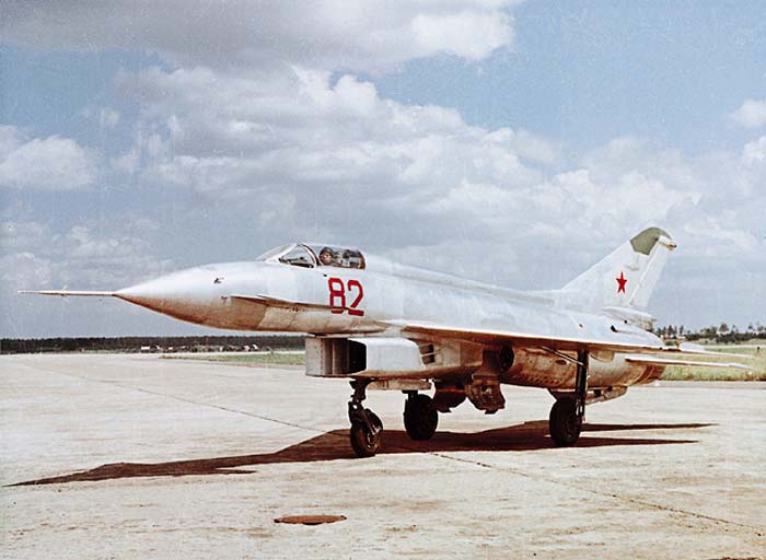 Mikoyan - [Artmodel] Mikoyan-Gouryevitch MiG Ye-8 Proto.MiG 21M  - Page 3 E82_110