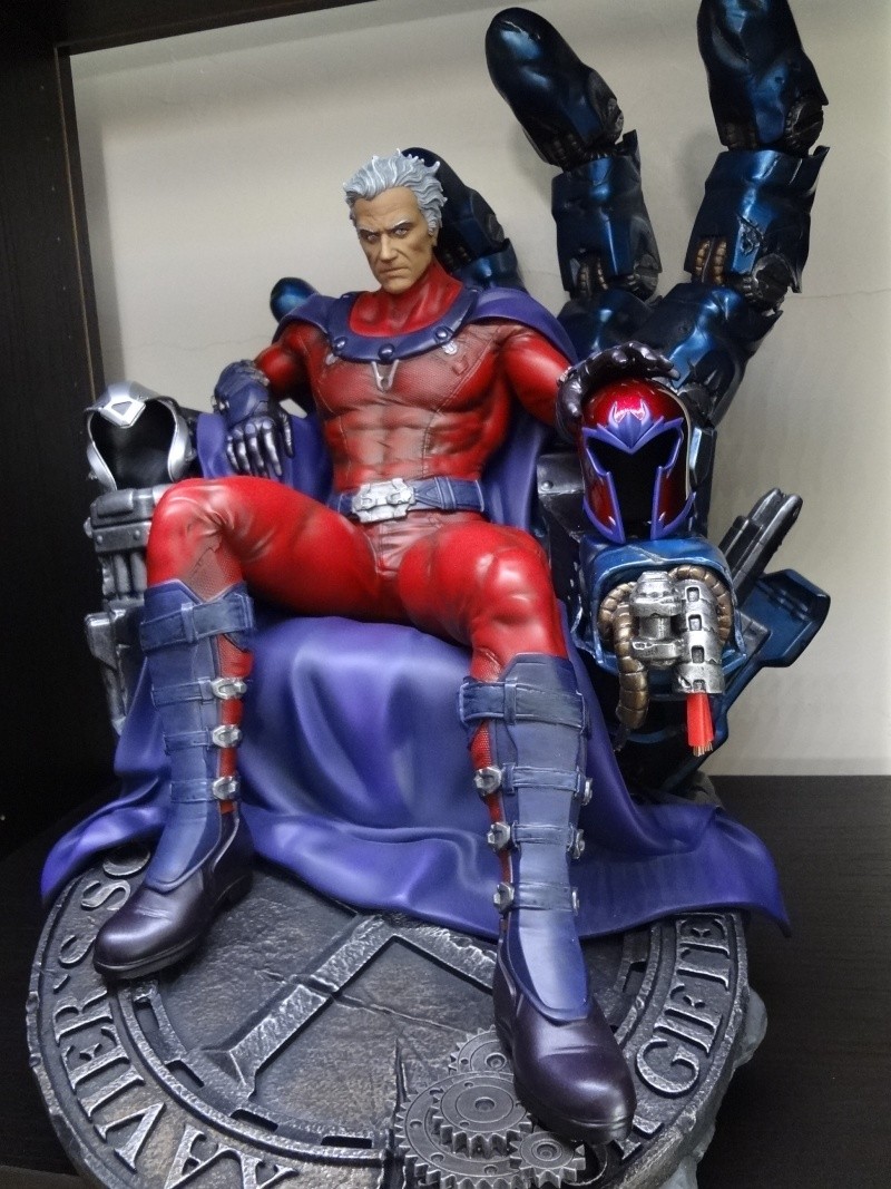 Premium Collectibles : Magneto on Sentinel Throne - Page 17 Dsc03928