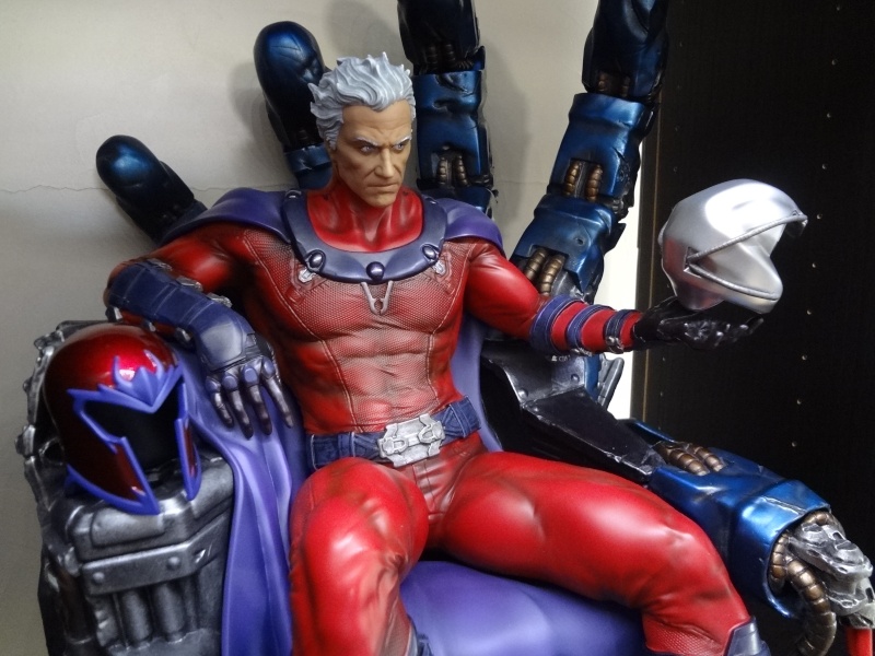 Premium Collectibles : Magneto on Sentinel Throne - Page 17 Dsc03938