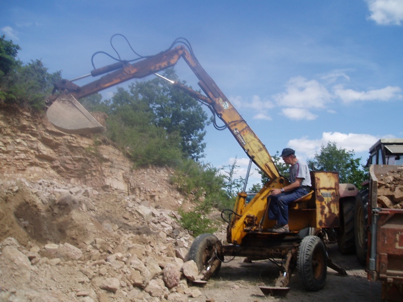 Qui a utilisé une pelle "rétro" tractée 6210