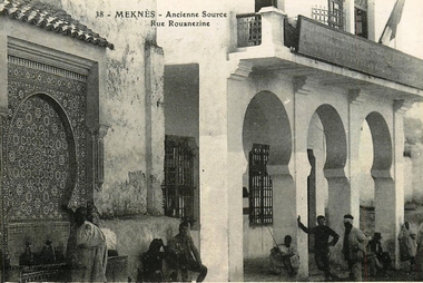 Meknès, la Ville Ancienne et les 2 Mellahs - 2 - Page 17 Fontai10