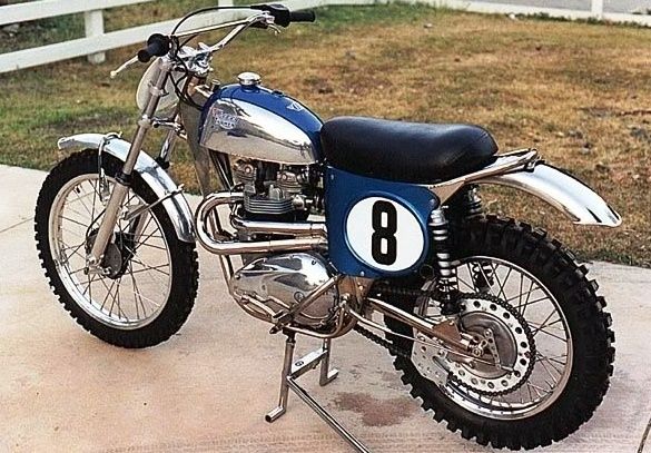 QUELQUES TRIUMPH CHENEY Screen33