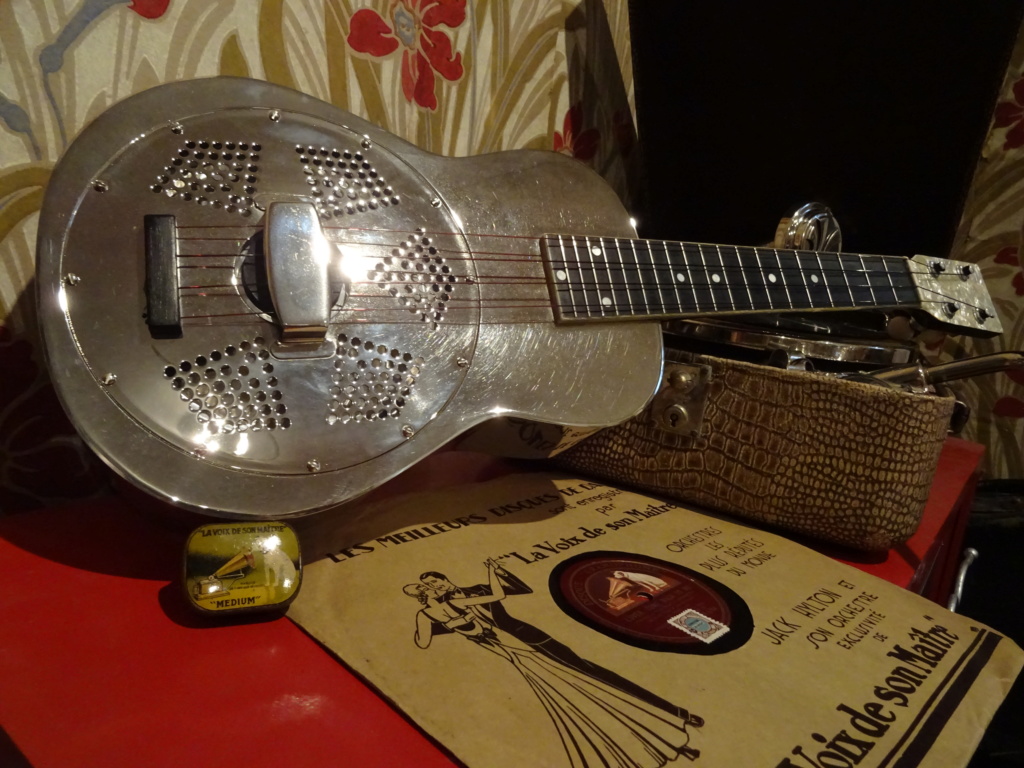 ukulele - johnson ukulele a resonnateur Dsc05710