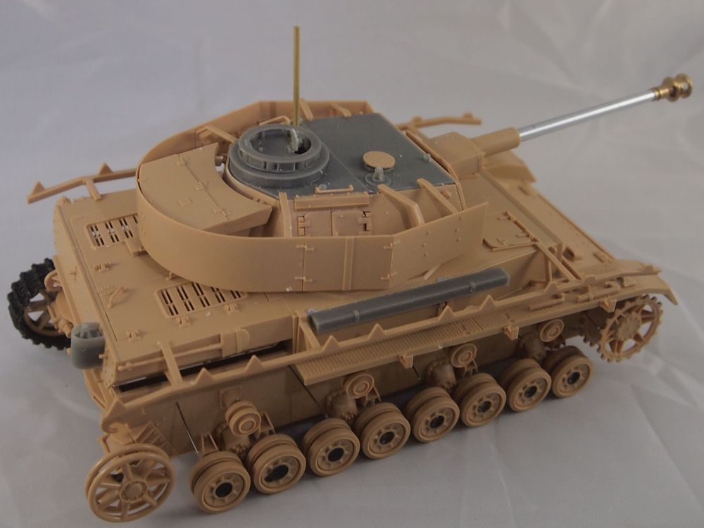 Panzer.Beobachtungwagen IV Ausf J ( maquette Tamiya au 1/35 et conversion Accurate Armour): le montage Mon0311