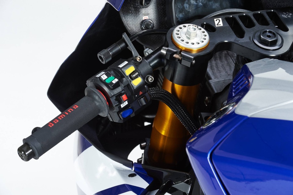 Yamaha R1 et R1M  Crossplane 2015 - Page 30 Bike-x13