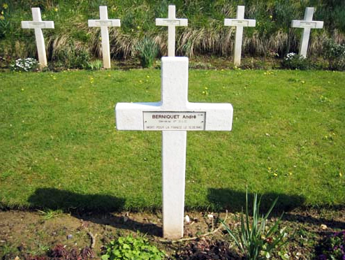 1940 - Généraux français tués en 1940 Tombe_10