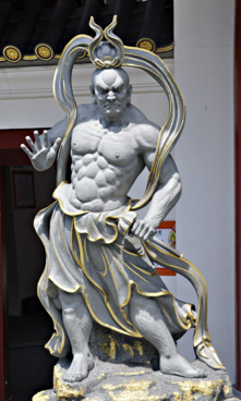 Statuette de guerrier chinois Nezha, en camphre, XIX Qing dynastie Image_77