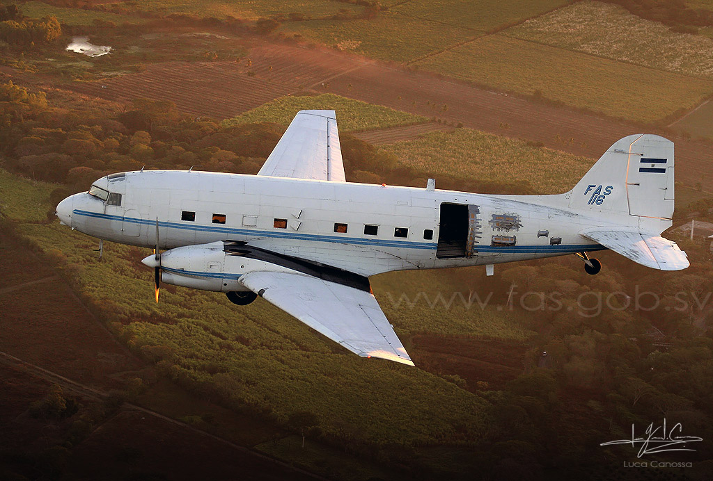 Forces armees du Salvador/Armed Forces of El Salvador C47t_010