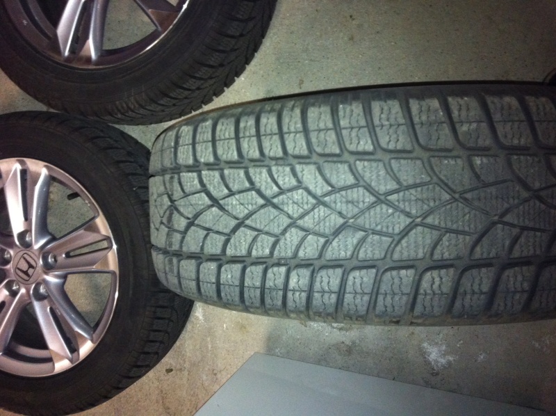 [VENDUES] Jantes CR-Z OEM en 16p + Pneus Goodyear SP WINTER 3D Img_1011