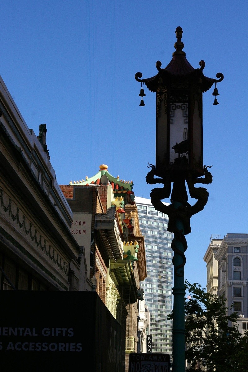 Lombard Street (Twisty Street), San Francisco, Californie - Etats-Unis - Page 2 Chinat11