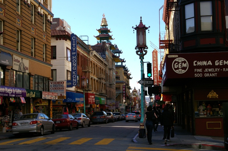 Lombard Street (Twisty Street), San Francisco, Californie - Etats-Unis - Page 2 Chinat12