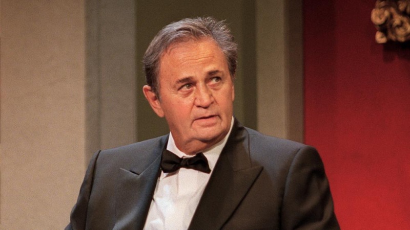 L'acteur français Roger Hanin , interprète de Navarro , est mort à l'âge de 89 ans . 55998310