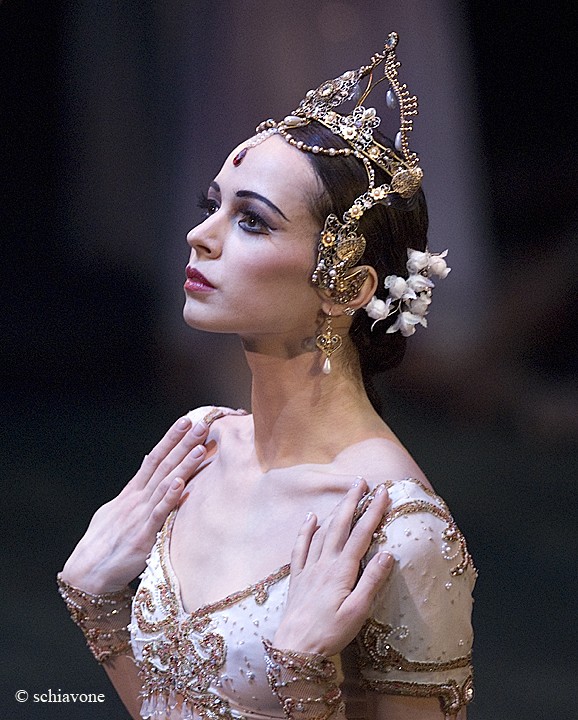 DIANA VISHNEVA 00069810